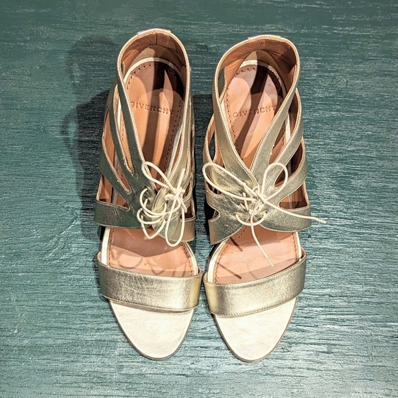 Authentic Givenchy Leather Heels NEW w/Box & Dust Bag Women's Shoes Size 9.5 - Picture 3 of 9